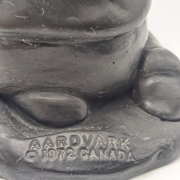 Aardvark Soapstone Carving Inuit Figurine Sculpture 1972 Canada 4.5 in Tall Vtg - Picture 5 of 7